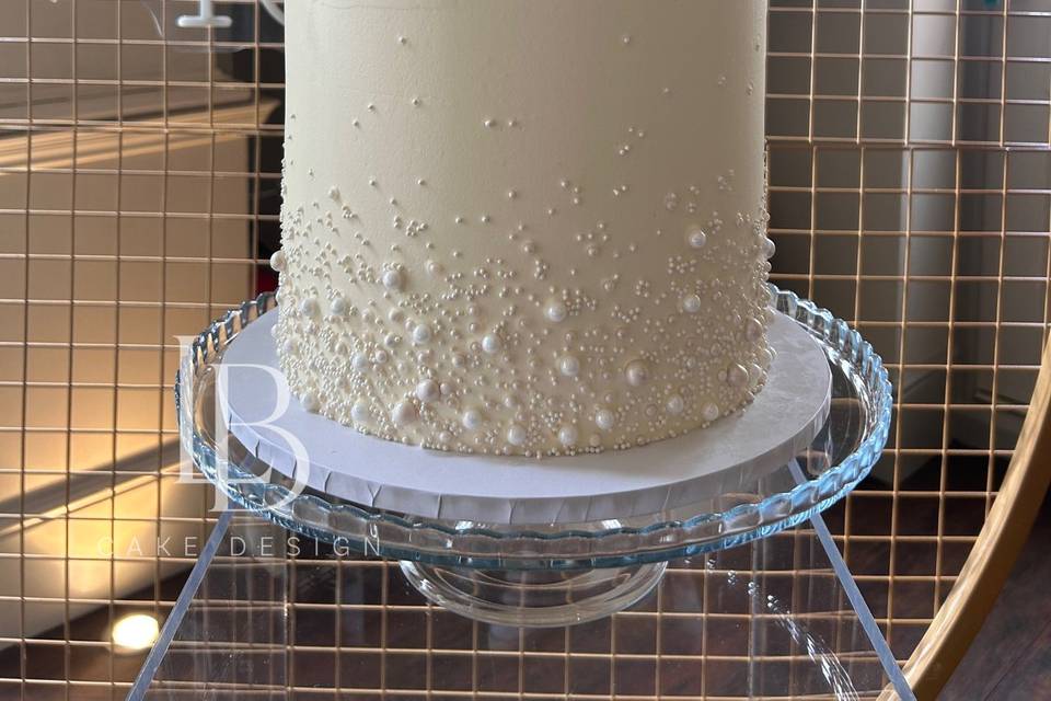 Classic pearl detail