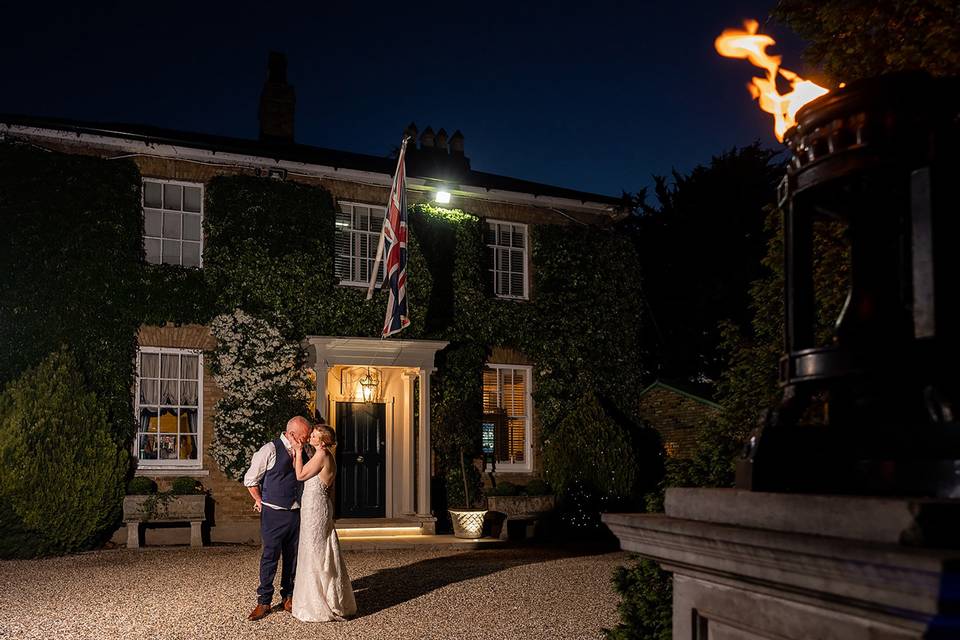 Frien manor bride & groom