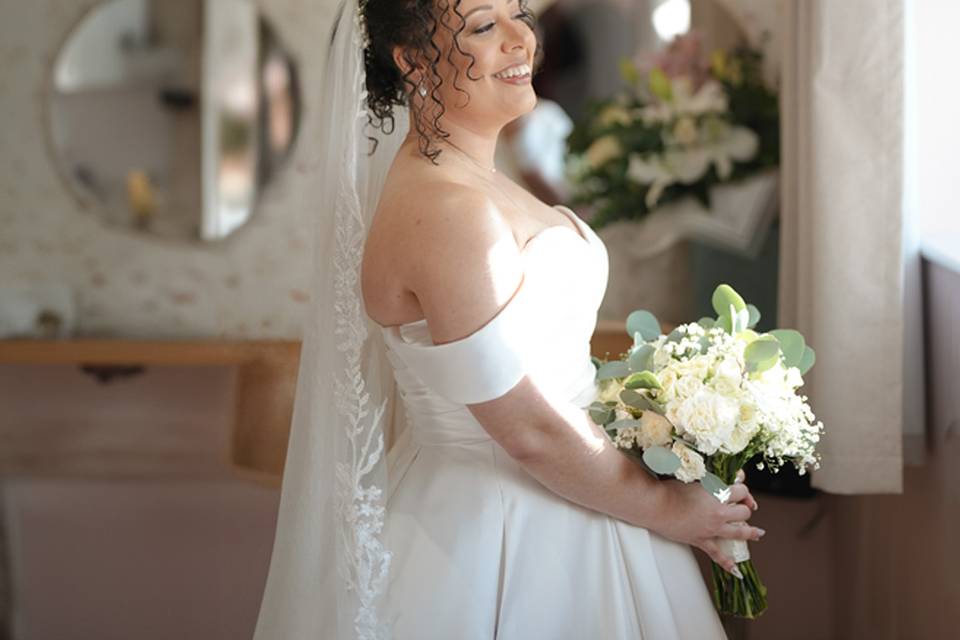 WHAT A BEAUTIFUL BRIDE