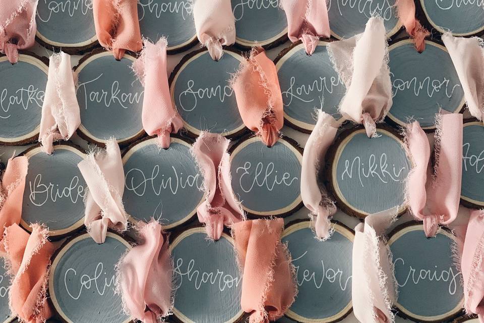 Wooden place card favours