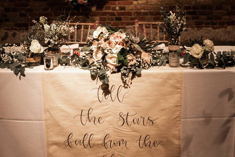 Lyric fabric table cloth