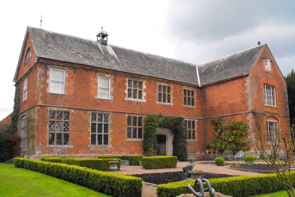 Hellens Manor 6