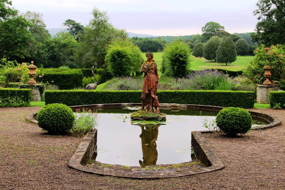 Hellens Manor 23