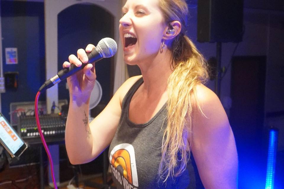 Singer 2