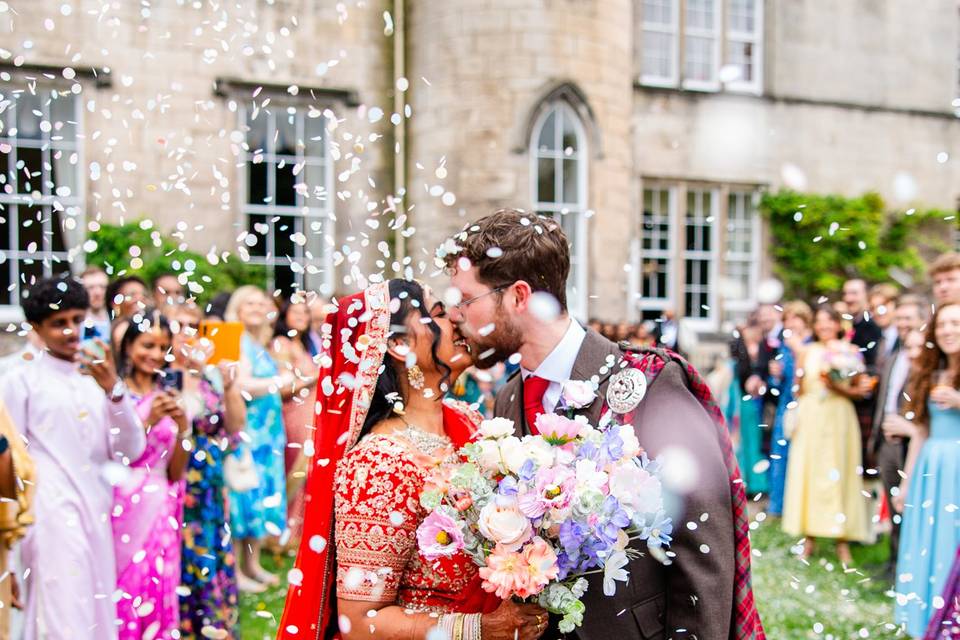 Confetti toss