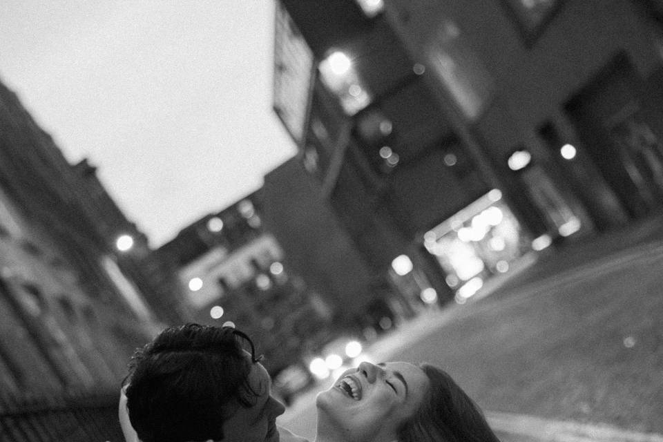 A love story in the city light