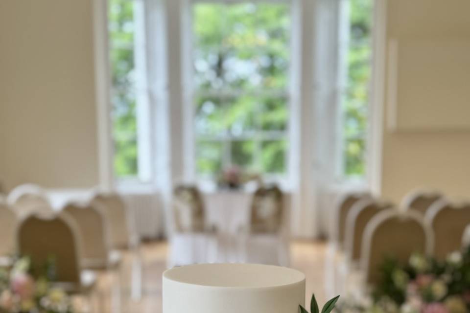 Intimate wedding cake design