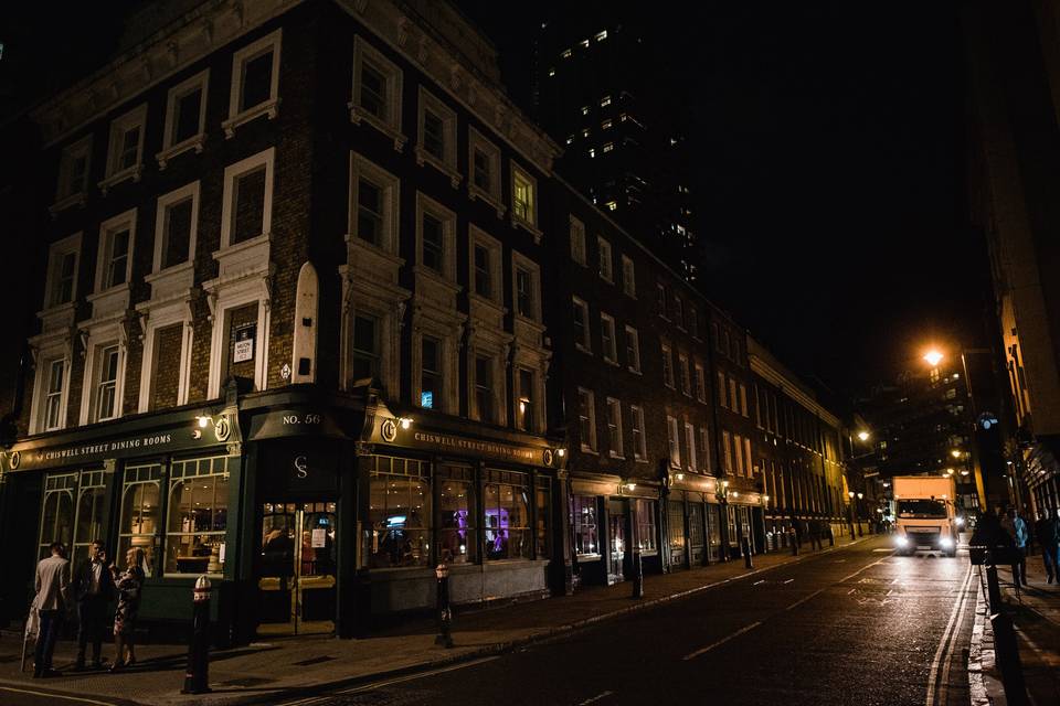 Chiswell Street at night