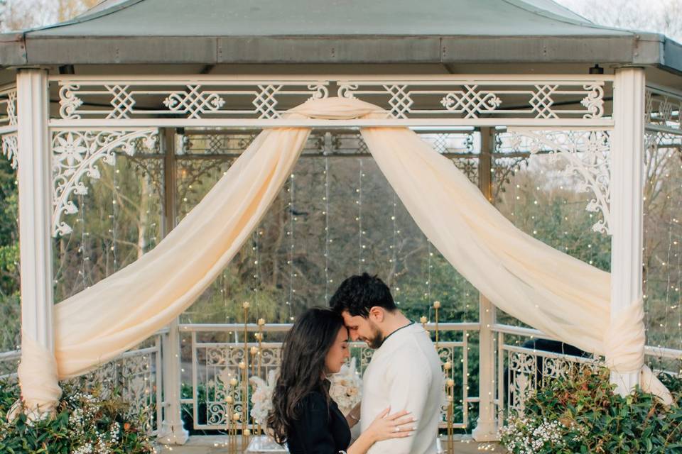 Surprise proposal photoshoot