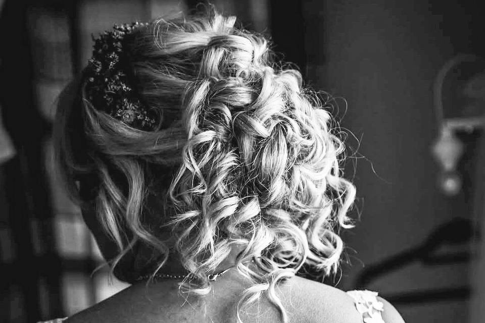 Textured hair up