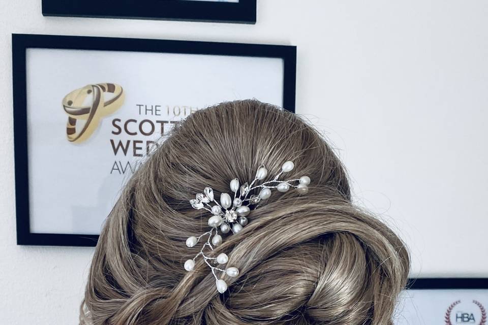 Detailed hair up