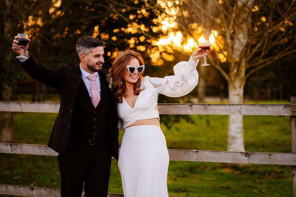 Just Married, Cheers!