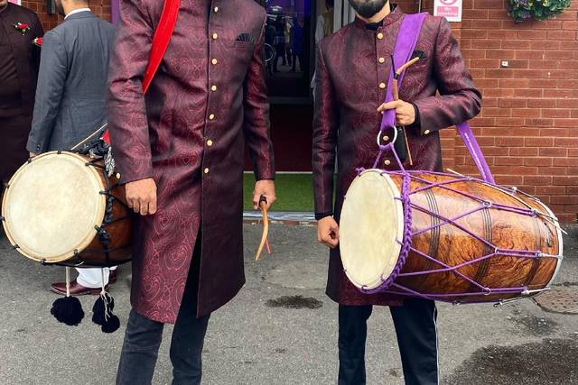 Dhol players