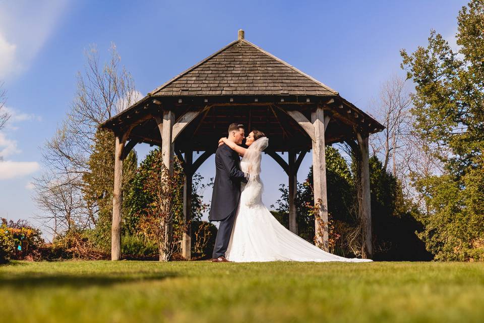 Mythe Barn wedding