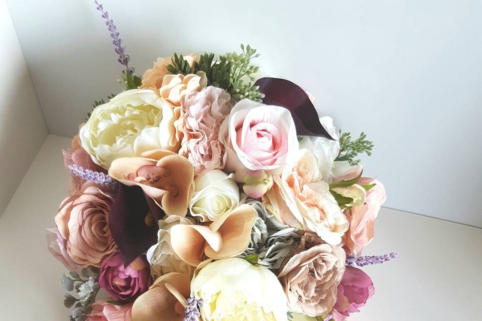 Large Cascading Bouquet