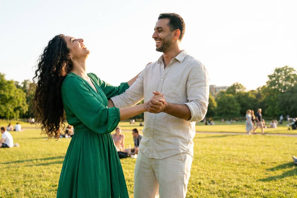 Supportive first dance lesson