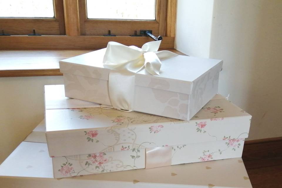 The Empty Box Company – Wedding Dress Boxes & Travel Boxes