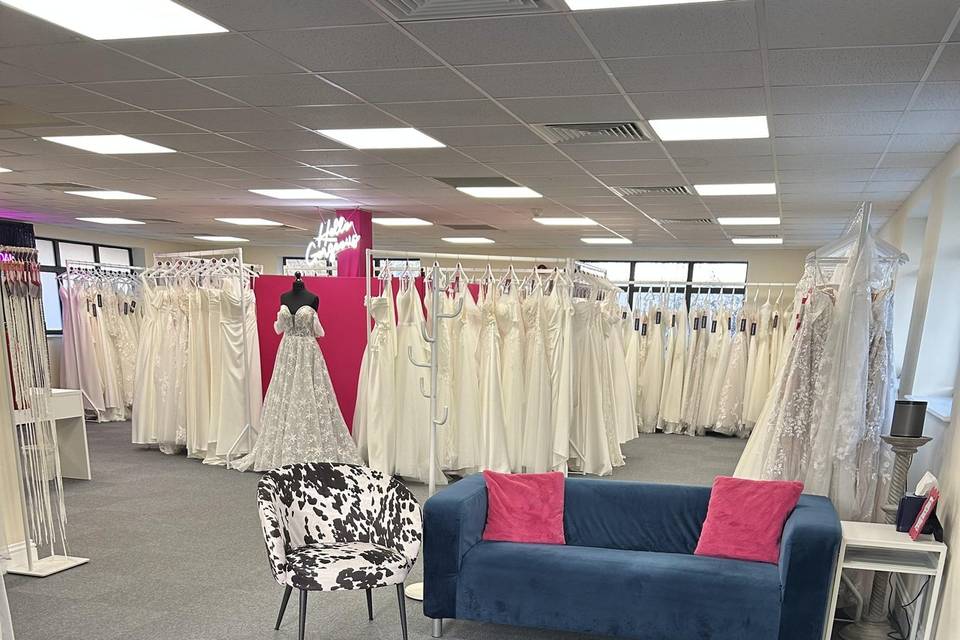 Relaxed bridal boutique