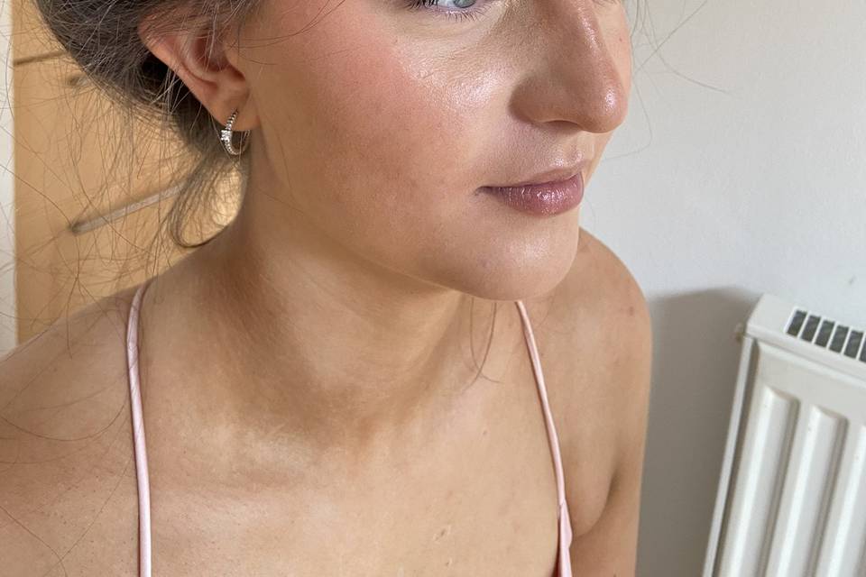 Young bridesmaid (15-17yrs)