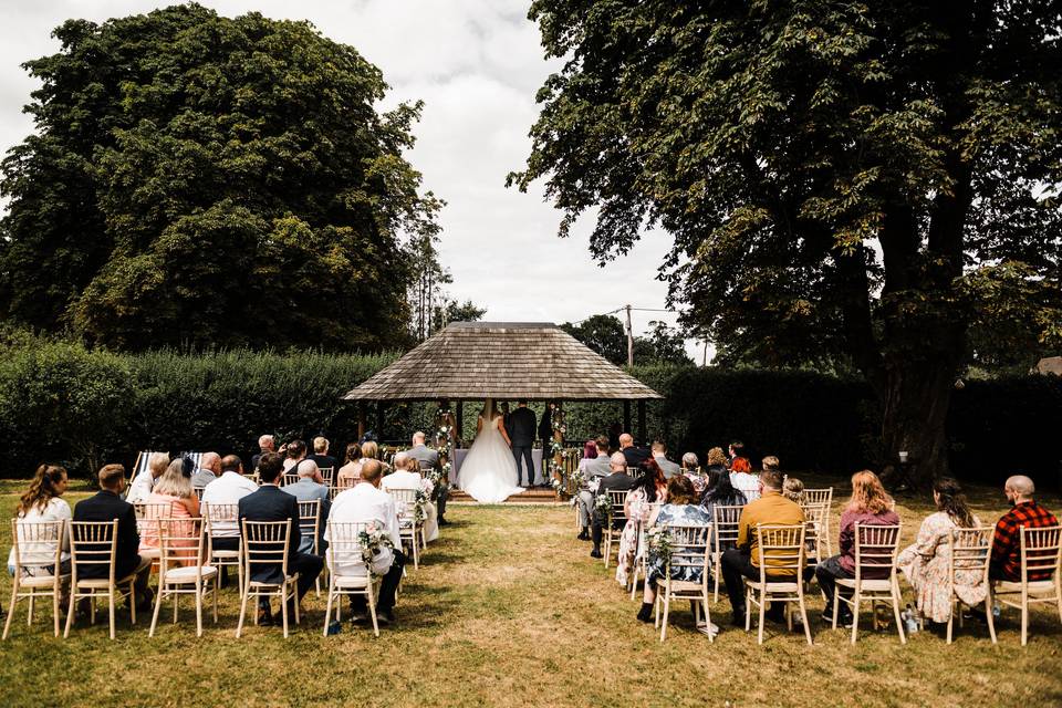 A Perfect Outdoor Ceremony