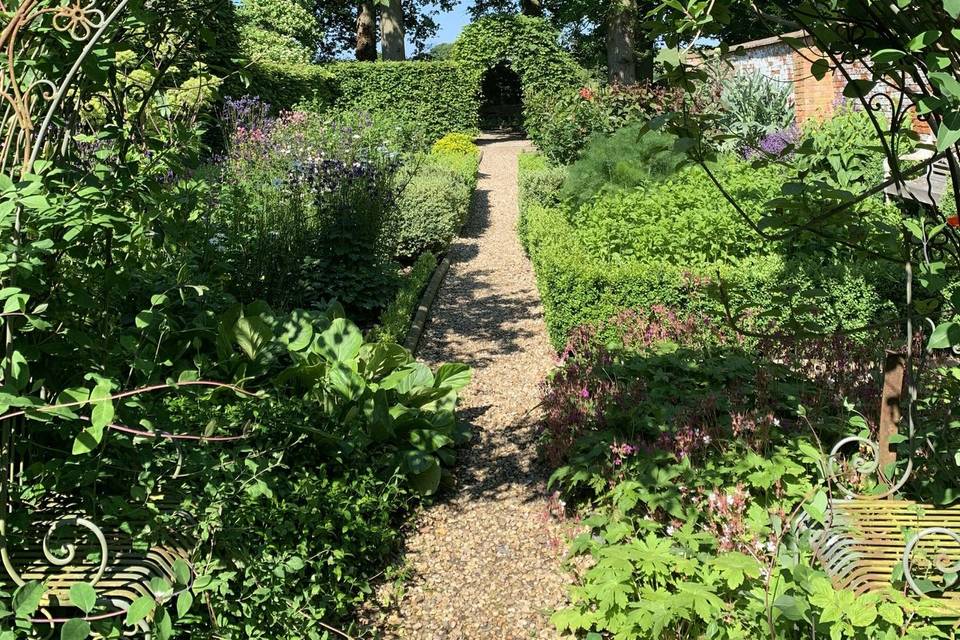 Up the garden path to ceremony