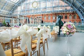 St Pancras Brasserie and Champagne Bar by Searcys