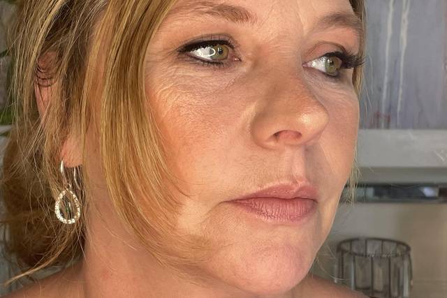 A soft natural glowy look