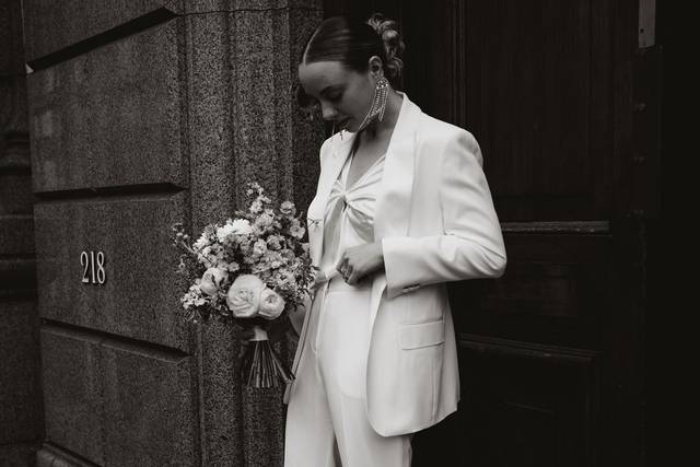 Chic contemporary bridal look