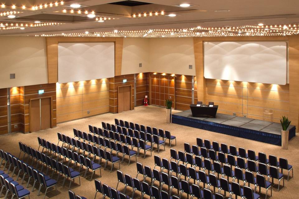 Novotel London West Hotel