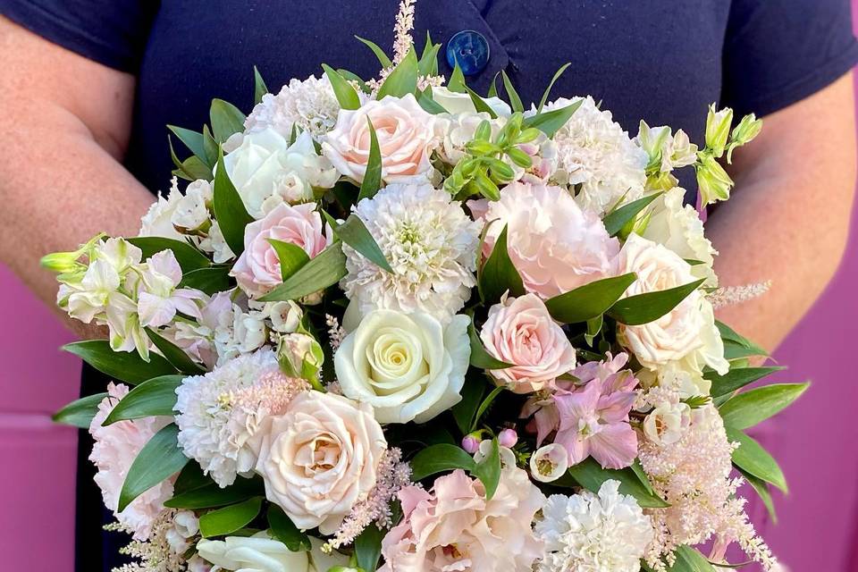White and soft pink bouquet