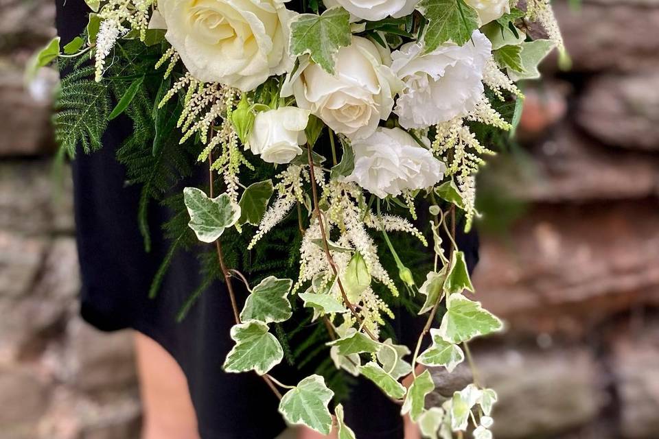 White teardrop bouquet