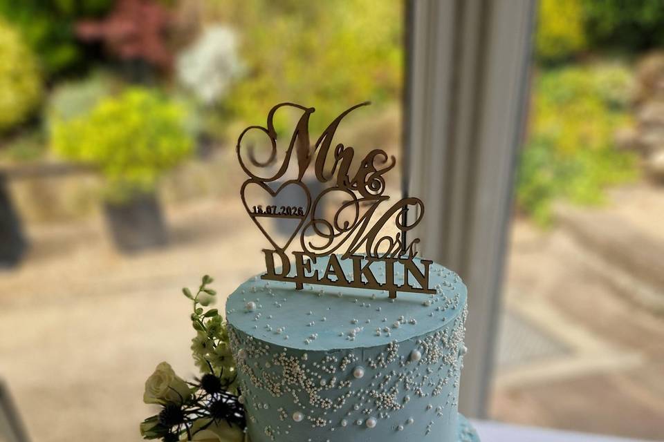 2 tier buttercream cake