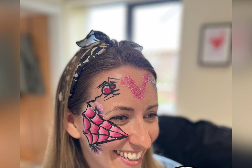 We all love bit of pink 🕷️