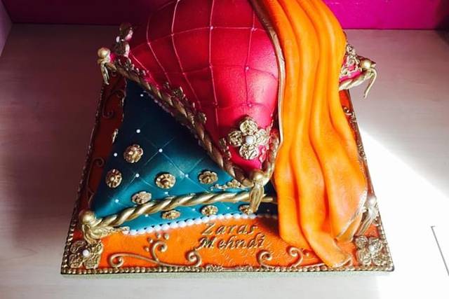 Mehndi pillow cake