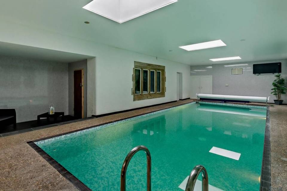Hall indoor pool