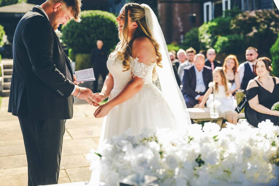 Warren Estate sunny wedding