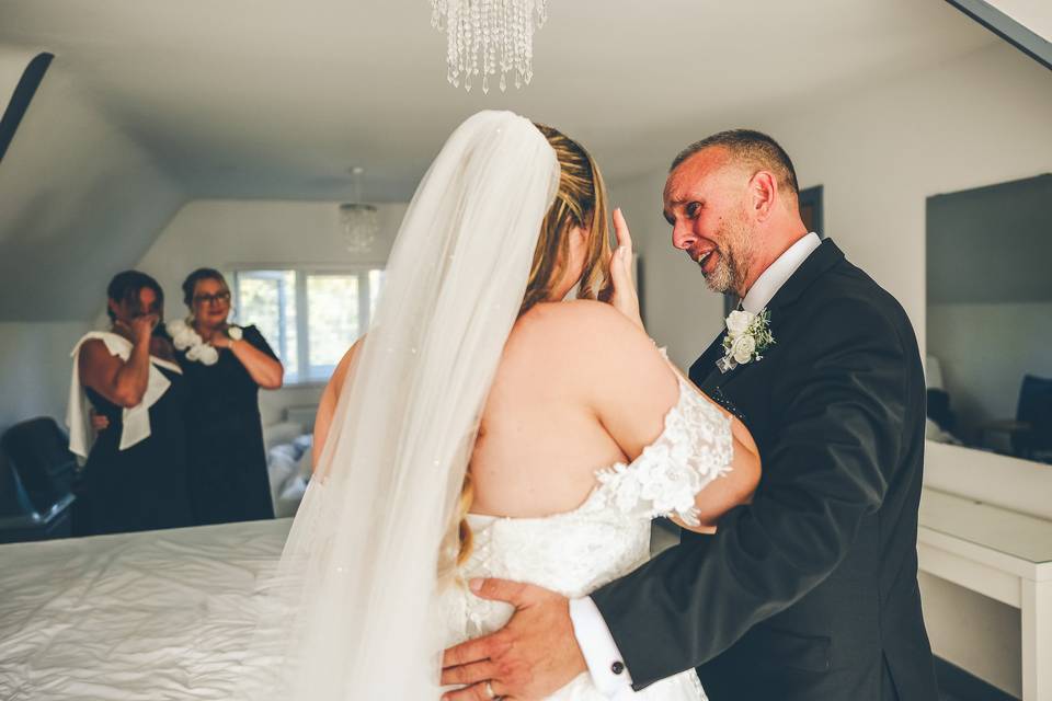 Dad Reveal Warren Estate