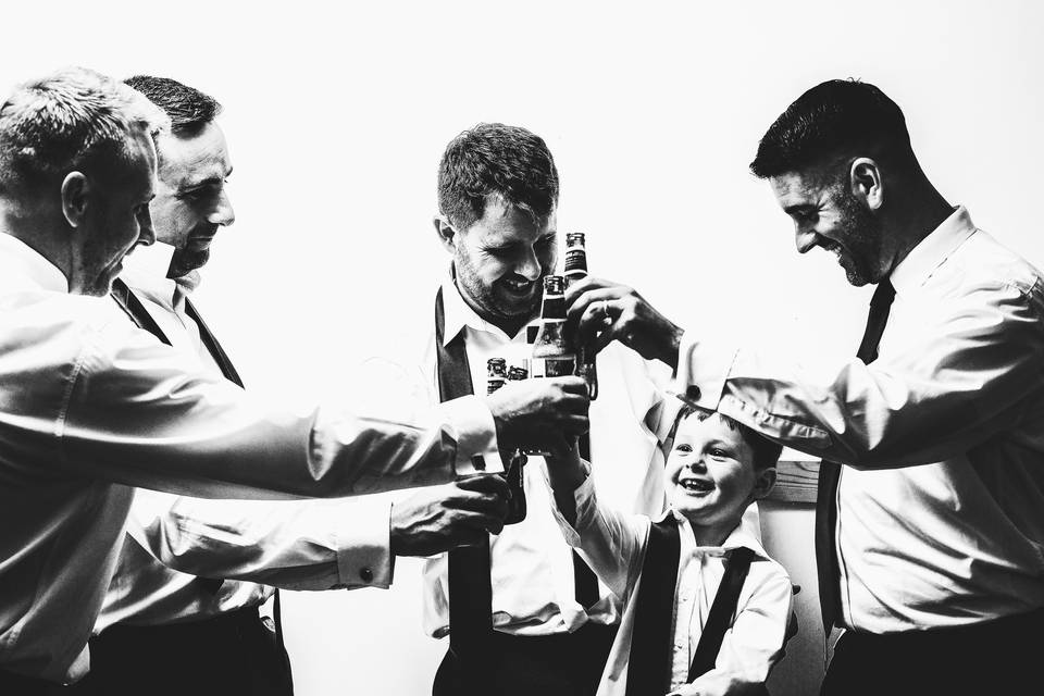 Groom prep with the beers