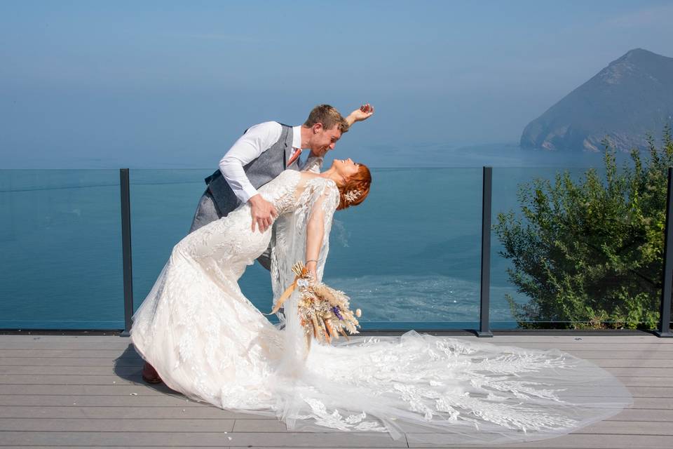 Bride & Groom sea photograph