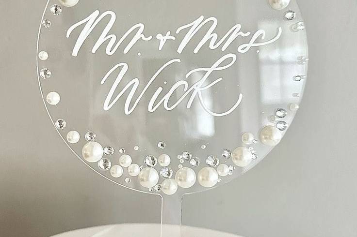 Cake toppers