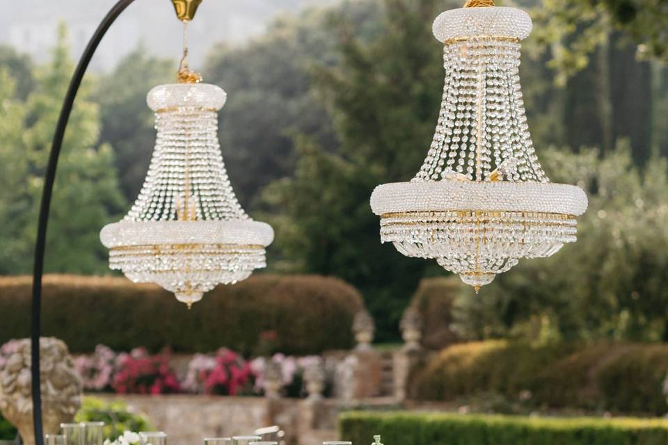 Reception table in the garden