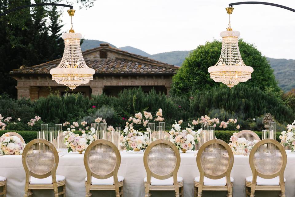 Reception table in the garden