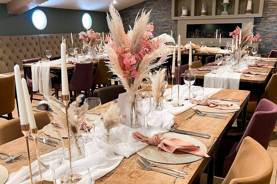 Pink Pampas Styling