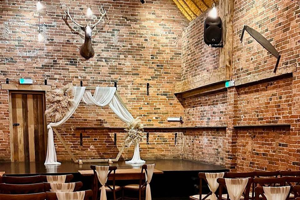 Aisle Styling & Hex Frame