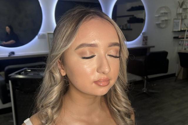 Hannah Kathleen Makeup artist