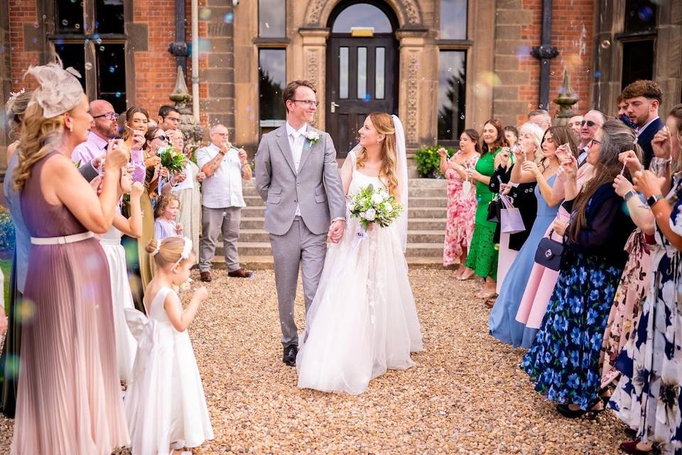 Confetti couple