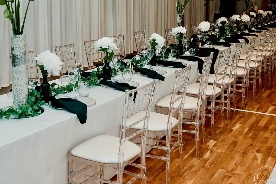 Long table wedding layout