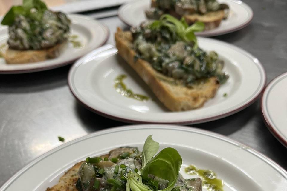 Mushrooms on toast