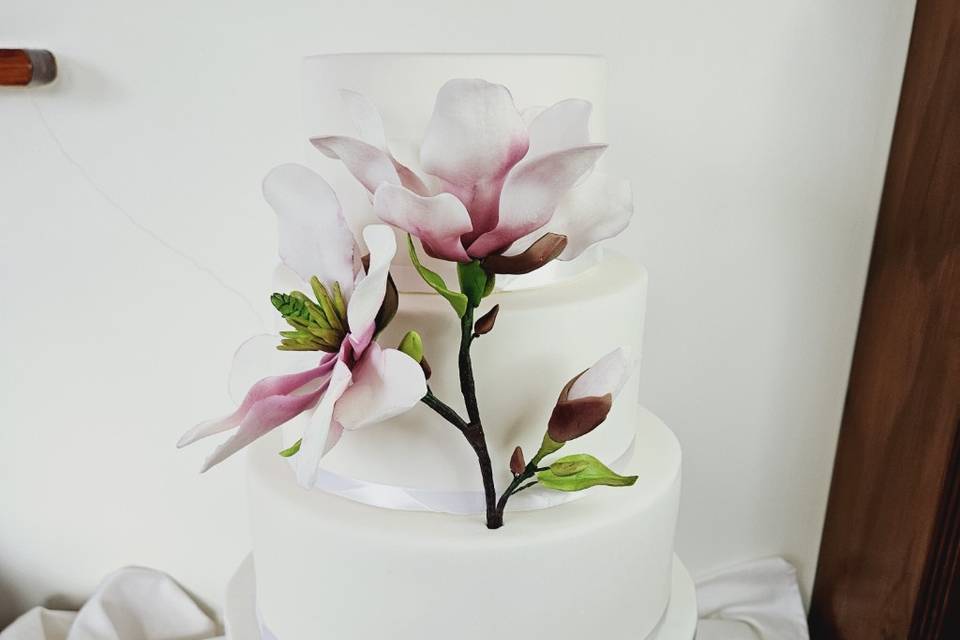 3 tier with magnolia