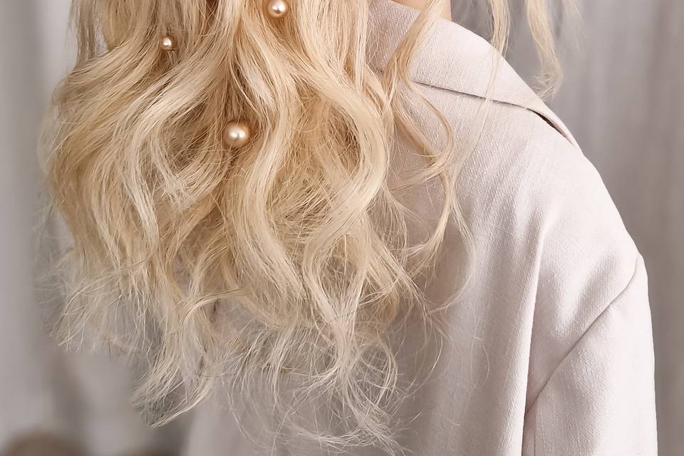 Textured ponytail